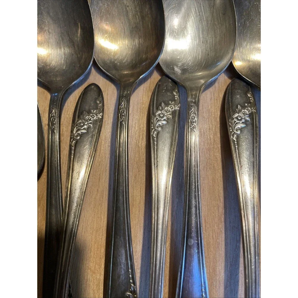 Queen Bess II Oneida Community Tudor Plate Flatware Lot Spoons Forks 32 Pcs